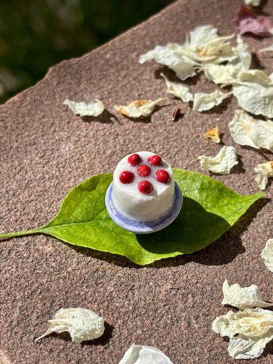 a cake for ants